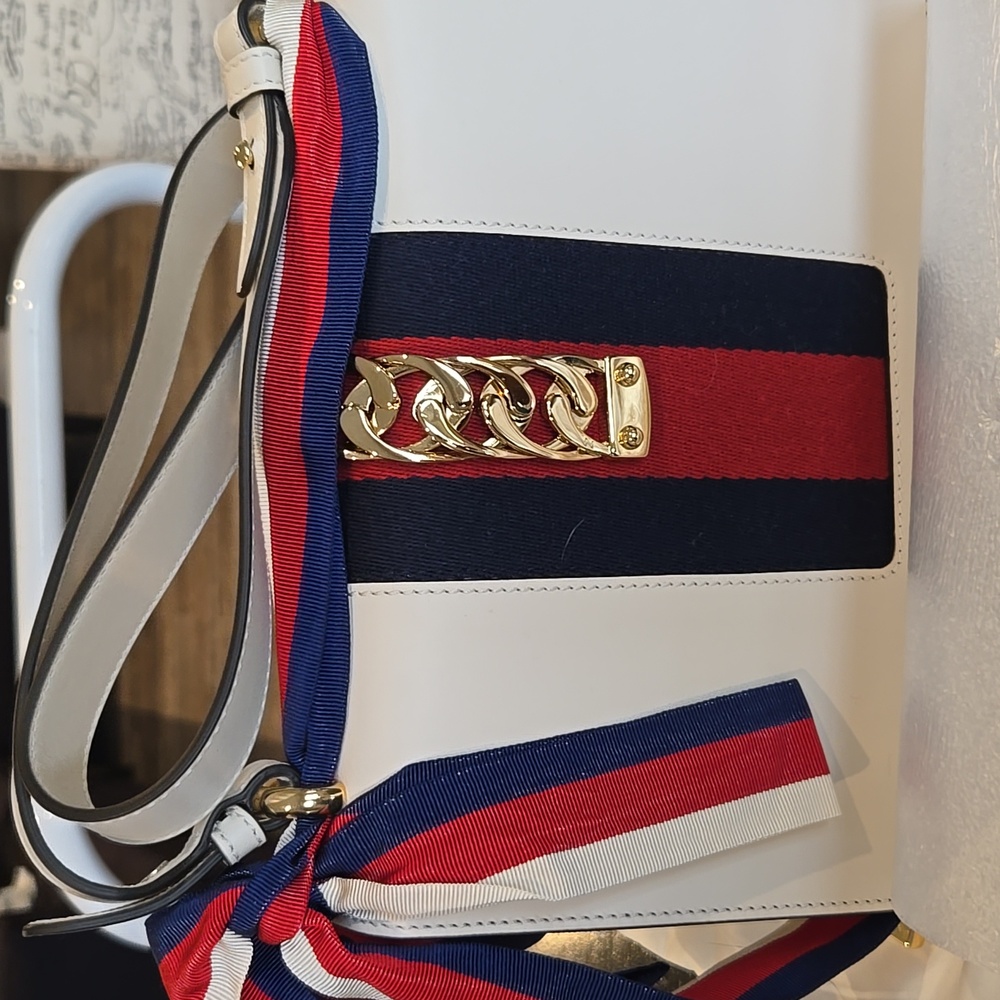 New Gucci Sylvie Shoulder Bag - Picture 8 of 8